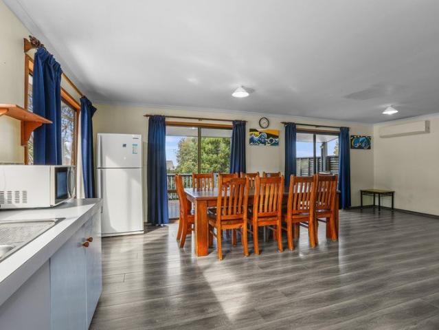 SPACIOUS COASTAL LIVING, INCOME POTENTIAL & ROOM FOR ALL THE TOYS