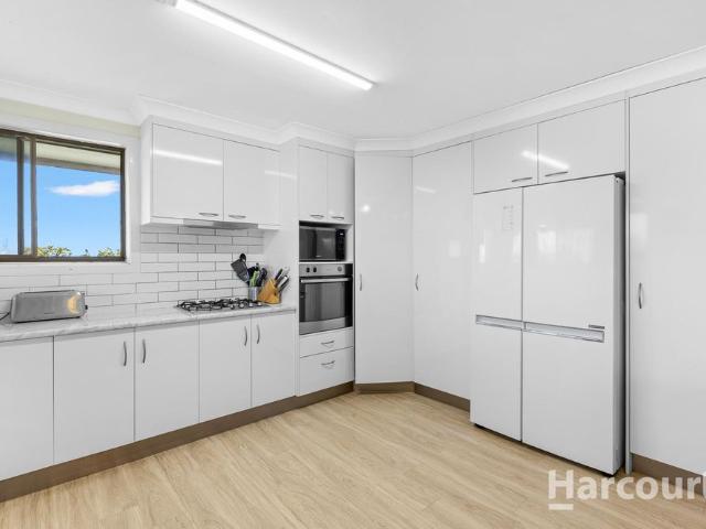 Spacious Coastal Living Just 250m from the Beach!