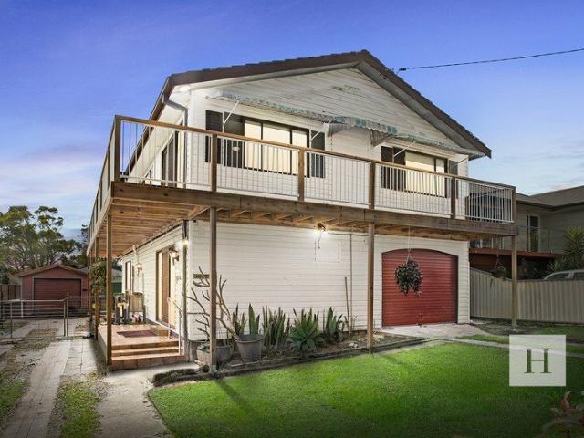 Spacious Coastal Retreat and Endless Possibilities