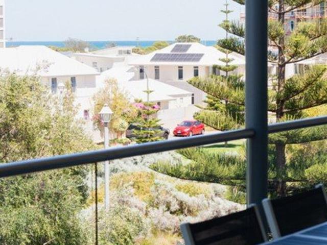 Spacious Coastal Retreat Fully Furnished 2 Bedroom Apartment with Ocean Views