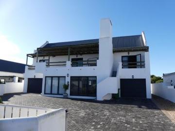spacious coastal retreat in britanni.