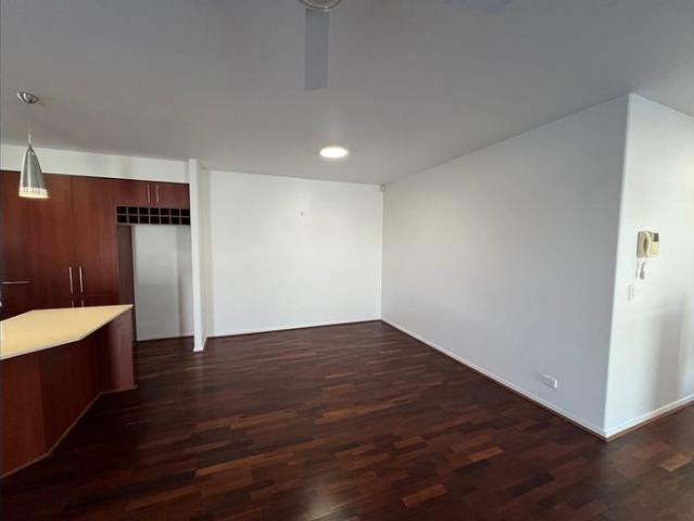 Spacious Coastal Townhouse in Prime Beachside Location