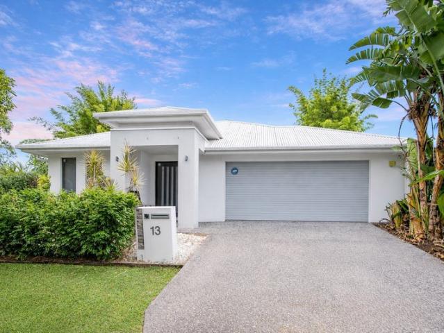 Spacious Coral Homes Family Residence on 510m² in Quiet Gainsborough Greens Cul de Sac