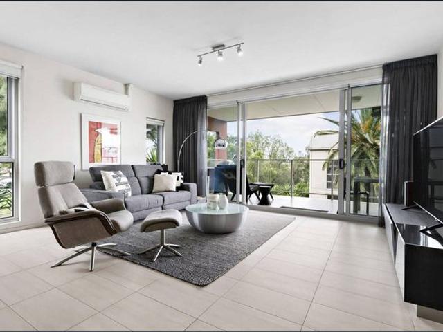 Spacious Corner Apartment with House Like Proportions, Huge Courtyard & Exceptional Riverfront Lifestyle