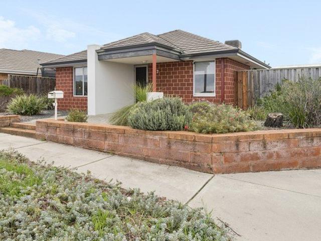 Spacious Corner Block Home with Huge Backyard, 2 Sheds & Entertainer's Kitchen
