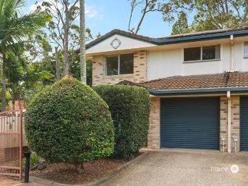 Spacious Corner Townhouse Only A Stone's Throw Away From Renowned Sunnybank Hills State School