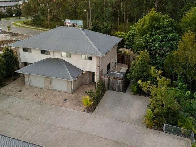 Spacious Corner Townhouse with Huge Courtyard & Strong Investment Returns