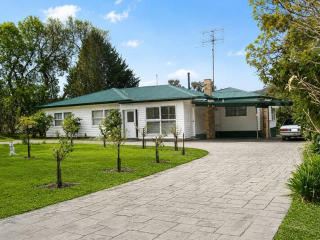 Spacious Country Lifestyle on 3.43 Hectares