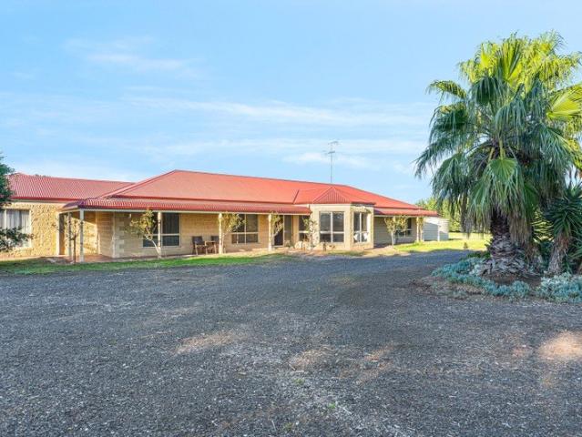 Spacious Country Living with Modern Family Appeal