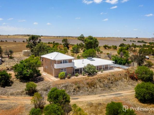 Lifestyle, Location & Views The Complete Package