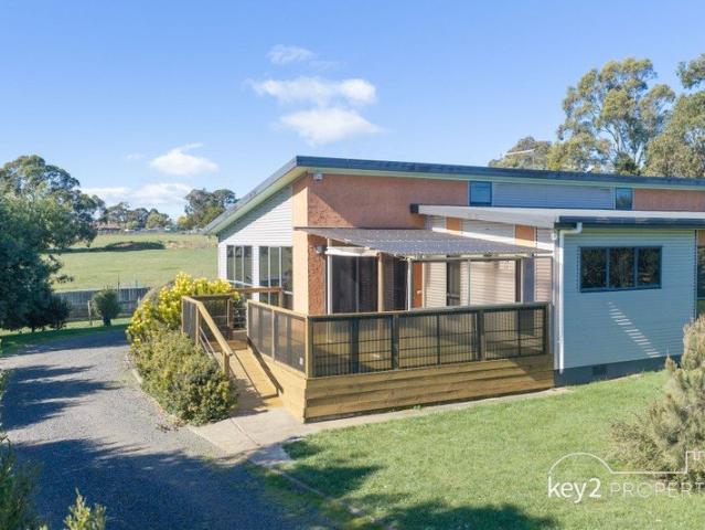 Spacious Country Living on 1 ha 6 Month Lease