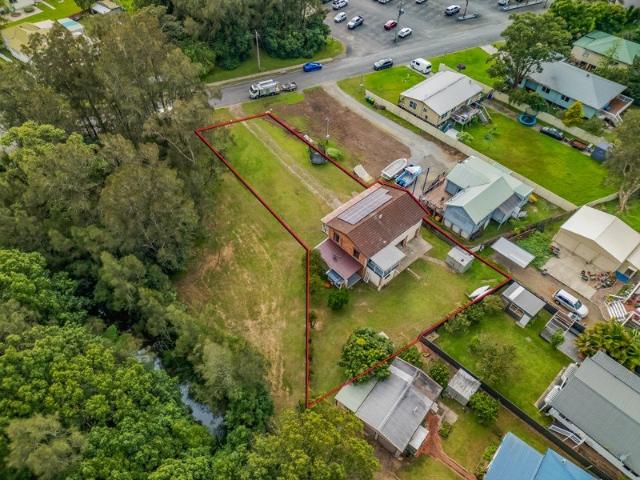Spacious Creekside Living on 1,108sqm Room for the Boat, Caravan & More