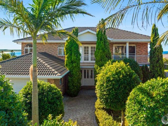 Spacious Dalmeny Coastal Home with Breathtaking Ocean Views