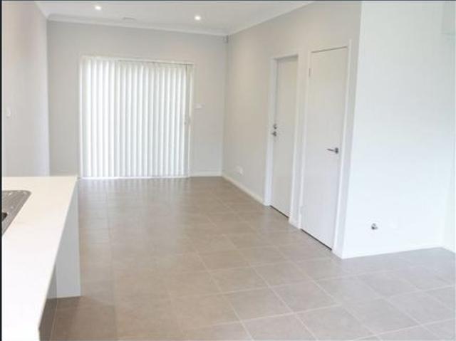 Spacious, deluxe styled four bedroom two storey family home!