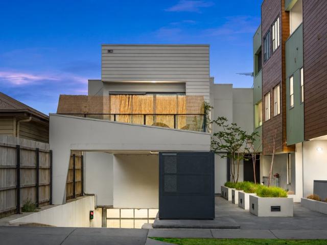 Spacious Design in a Prime Yarraville Position