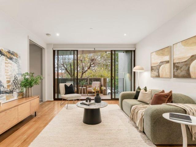 Spacious Designer Apartment in the Ultimate Locale