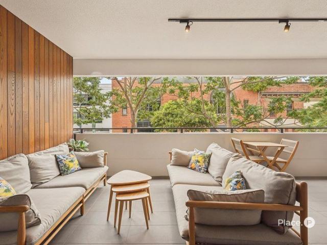 Spacious Designer Apartment with Multi Purpose Room in The James