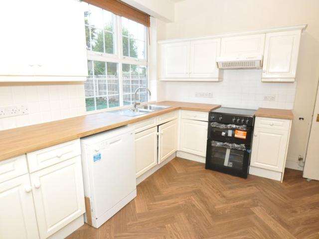 Spacious Detached 5 Bedroom House | HMO