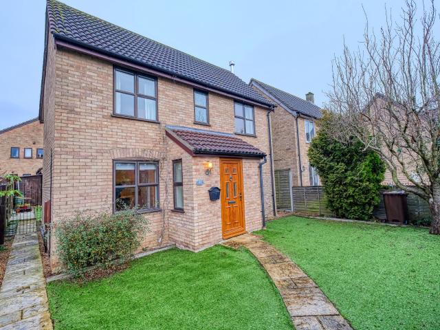 Spacious Detached Family Home with Garage available TO LET in Wymondham