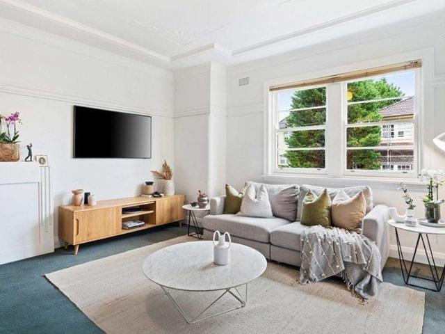 Spacious Double Bay Apartment with Character & Light
