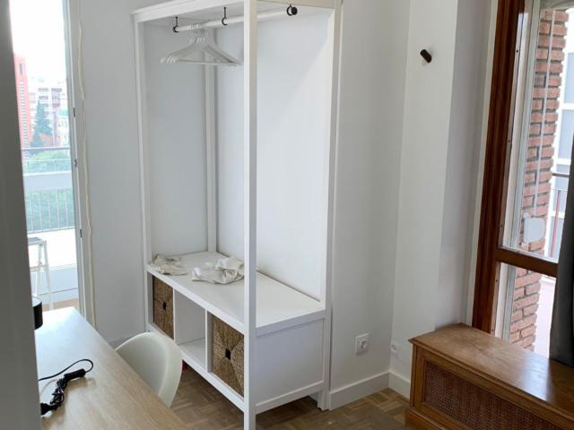 Spacious double Bedroom in Barcelona