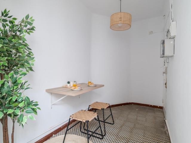 Spacious double bedroom in Ciutat Vella