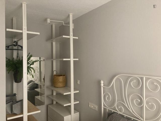 Spacious double bedroom in Mercado