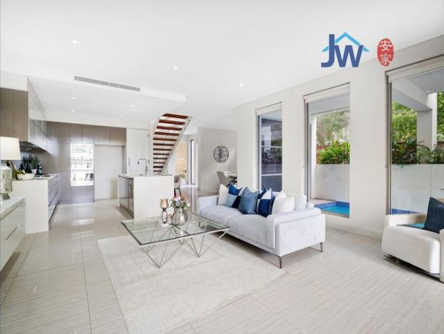 Spacious Double Brick Family Home Next to the Park