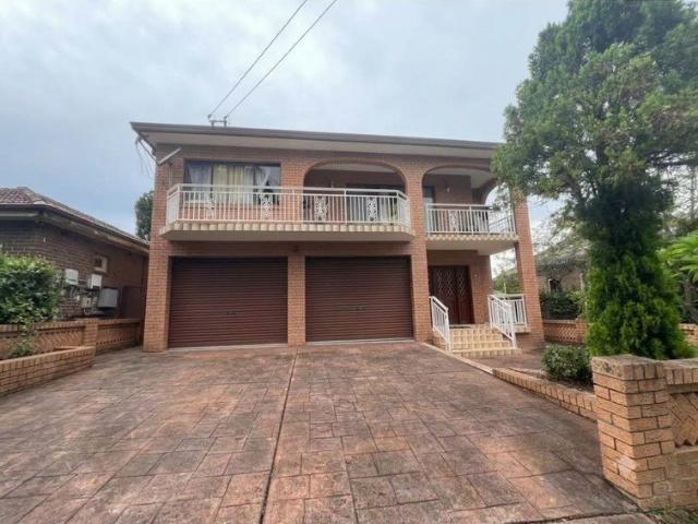 Upper Level 3 Bedrooms House for Lease Separate from Ground Floor