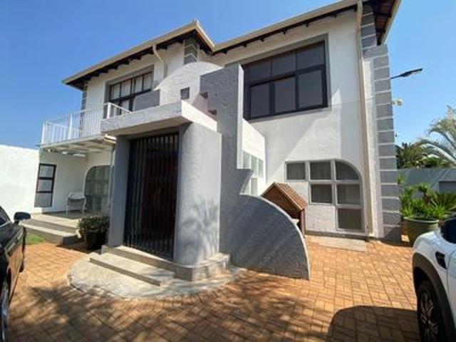 spacious double storey family home i.