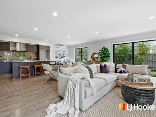 Unfurnished! Spacious Double Storey Family Home in a Prime Point Cook Location