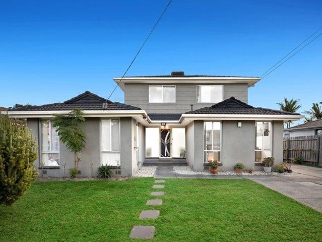 Spacious Double Storey Family Home in Hampton Park