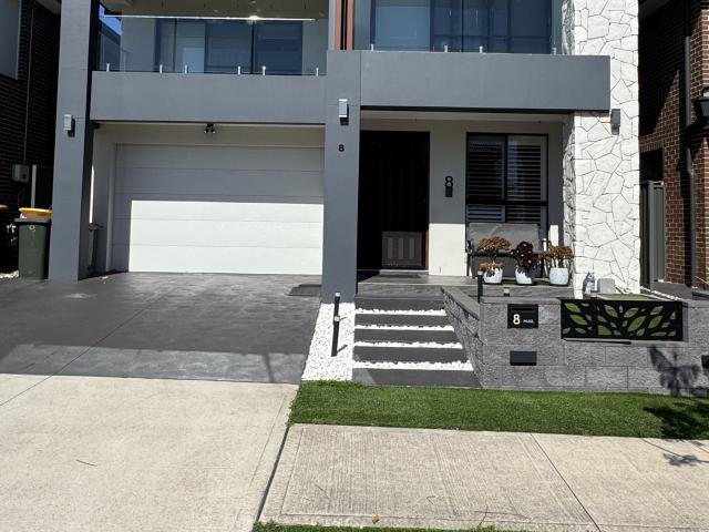 Spacious Double Storey Family Home, with 20 KW Solar Panels and Low Maintenance Gardens!
