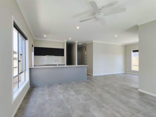 Spacious Double Storey Family Home with Solar Panels in Rochedale