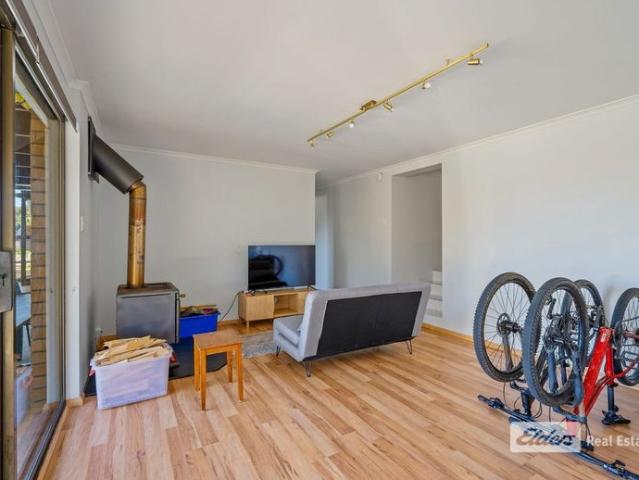 SPACIOUS DOUBLE STOREY FAMILY HOME