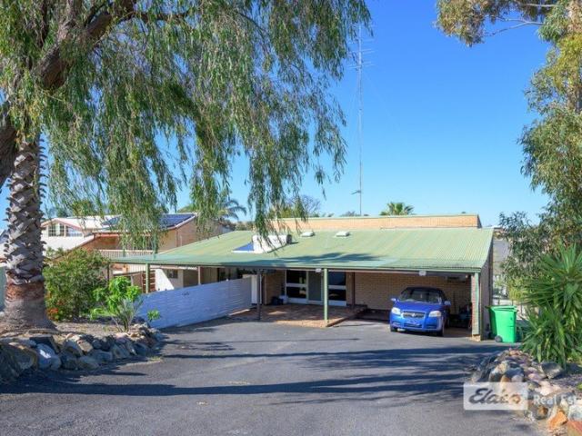 SPACIOUS DOUBLE STOREY FAMILY HOME