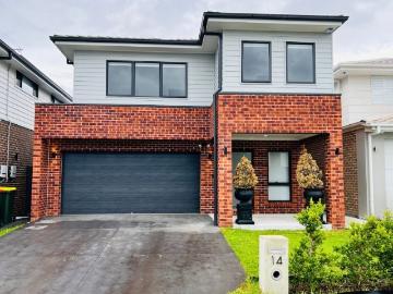 Spacious Double Storey Family Home!