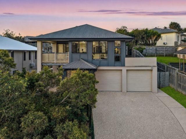 Spacious Double Storey Family Living on 544m²!