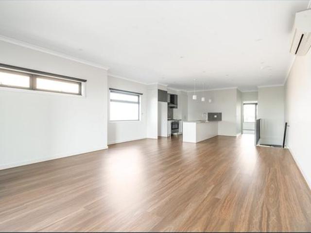 Spacious Double Storey Home in Sought After Portarlington