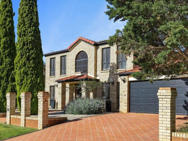 Spacious Double Storey Home in Quiet Rangeville Cul de Sac