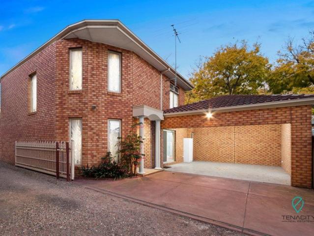 Spacious Double Storey Living Versatility, Quality & Position on 250m² with Laneway Access