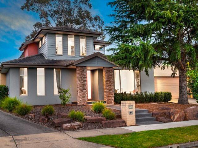 Spacious double storey townhouse with ground floor main bed & separate driveway