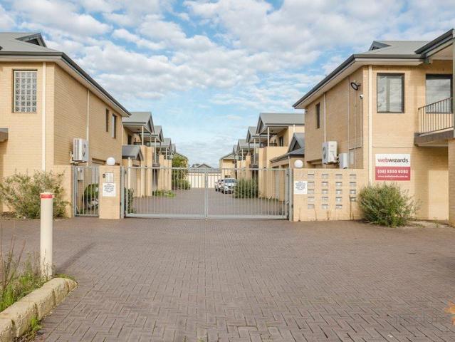 THIS PROPERTY IS UNDER APPLICATION. ALL VIEWINGS ARE CANCELLED! Spacious Double Storey Townhouse in a Secure & Convenient Location