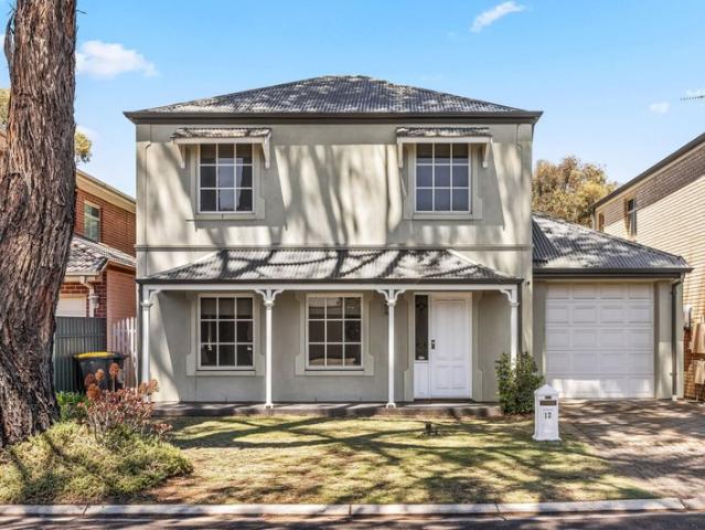 Spacious double story 3 bedroom home for RENT NOW!