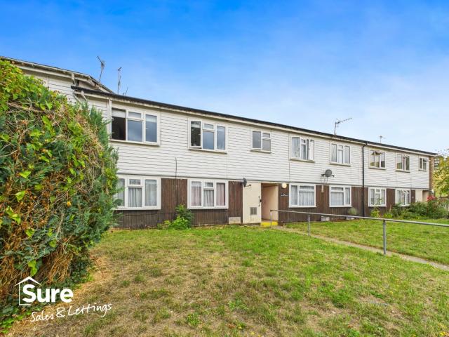 Spacious Double Room in Central Hemel Hempstead Apartment Bills Included!