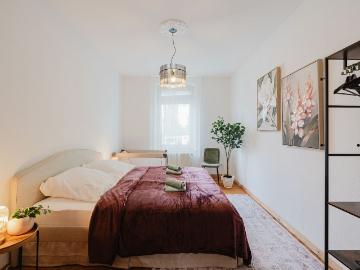 Spacious, Dream Apartment in a Historic Building in Braunschweig, Braunschweig Amsterdam Apartments for Rent