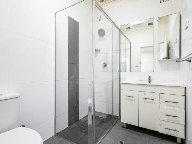 Spacious Dual Occupancy Residence in a Quiet Cul de Sac