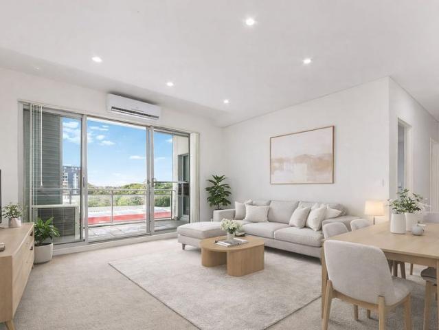Spacious dual key apartment with Sunny North / East Aspects!