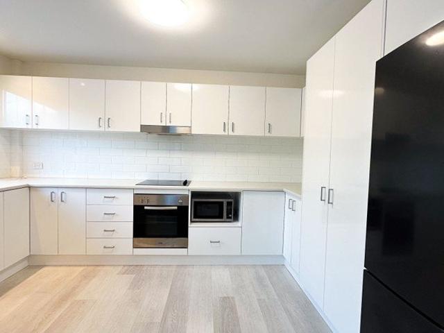 Spacious Dual Level Apartment in a Prime Gaythorne Position