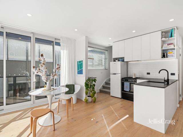 Spacious Dual Level Apartment in Prime South Yarra